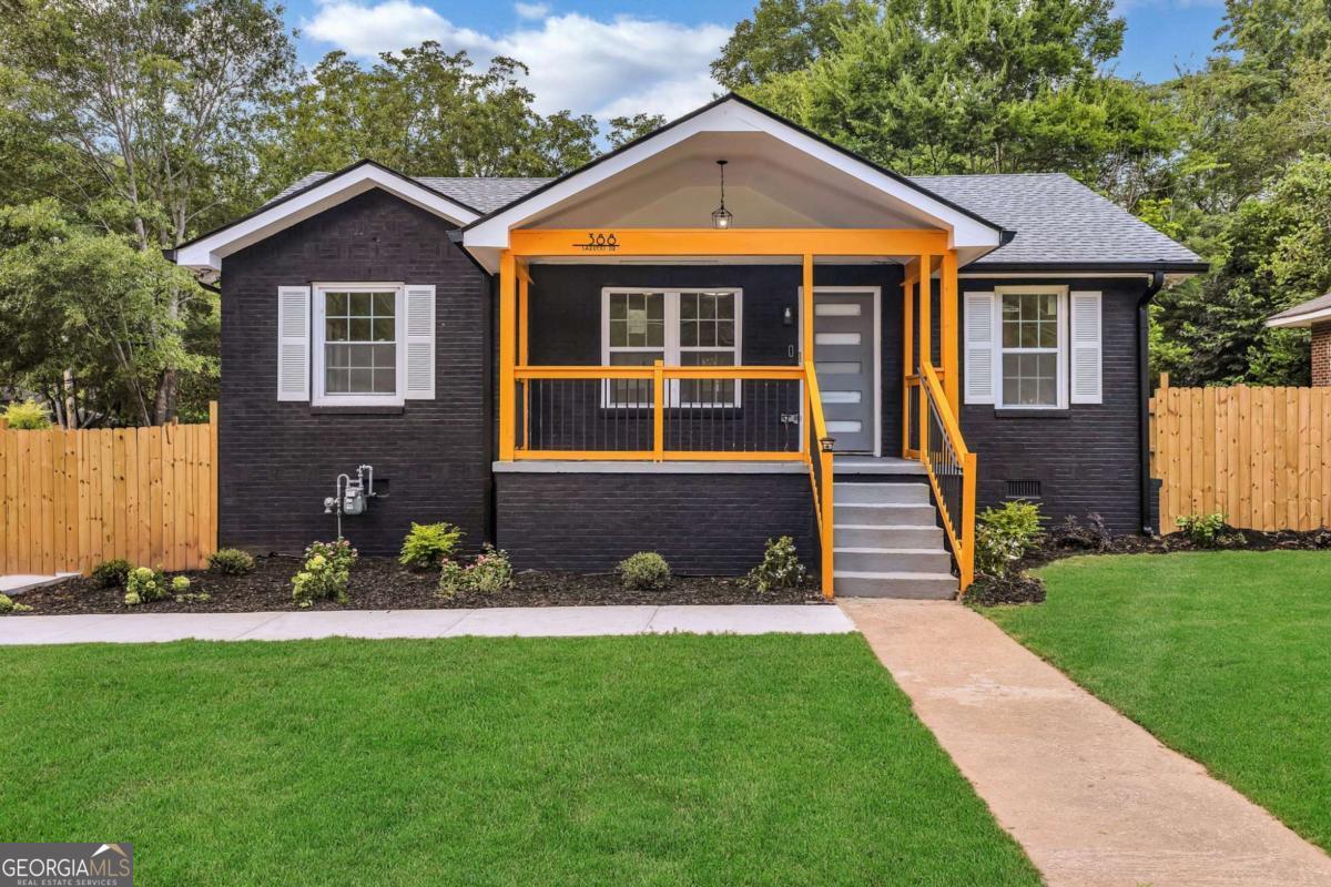 388 Sargent DR SE