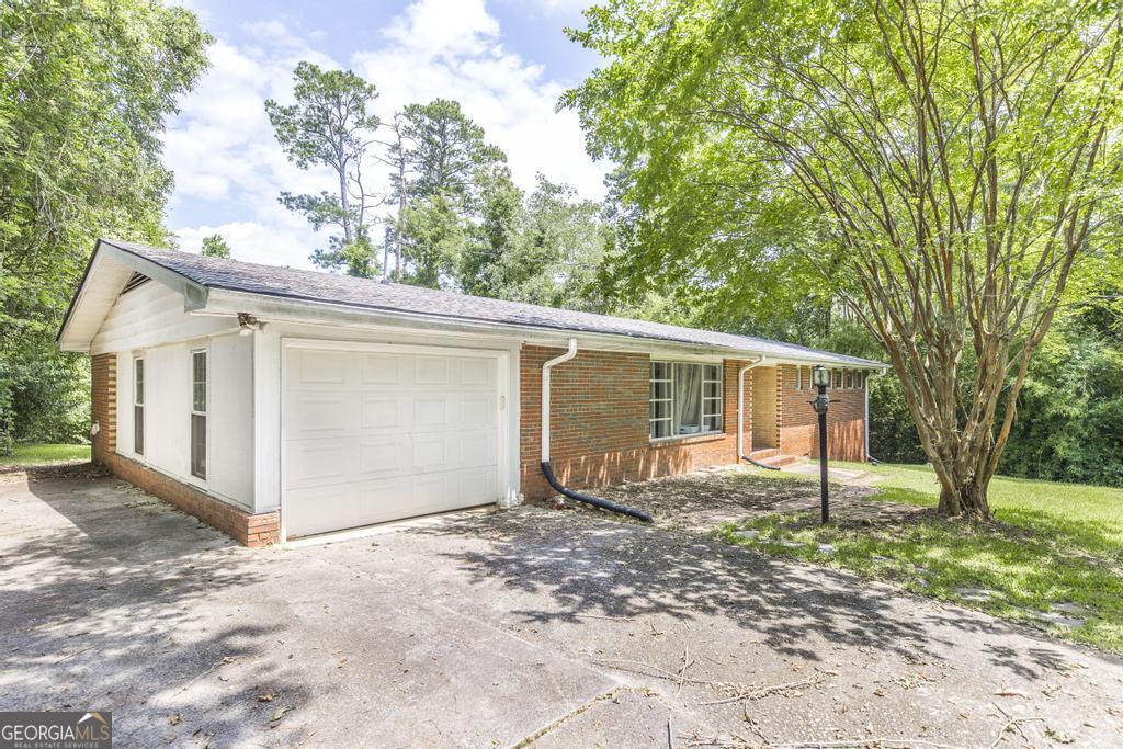 758 Lee RD