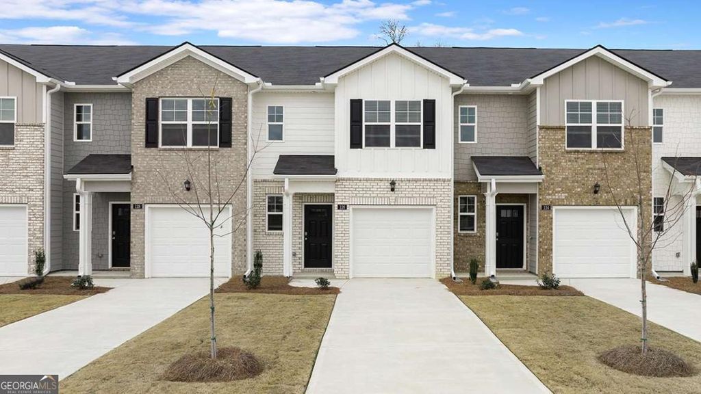 Photo of 214 Kenmore Circle, Perry, GA 31069 (MLS # 10732231)