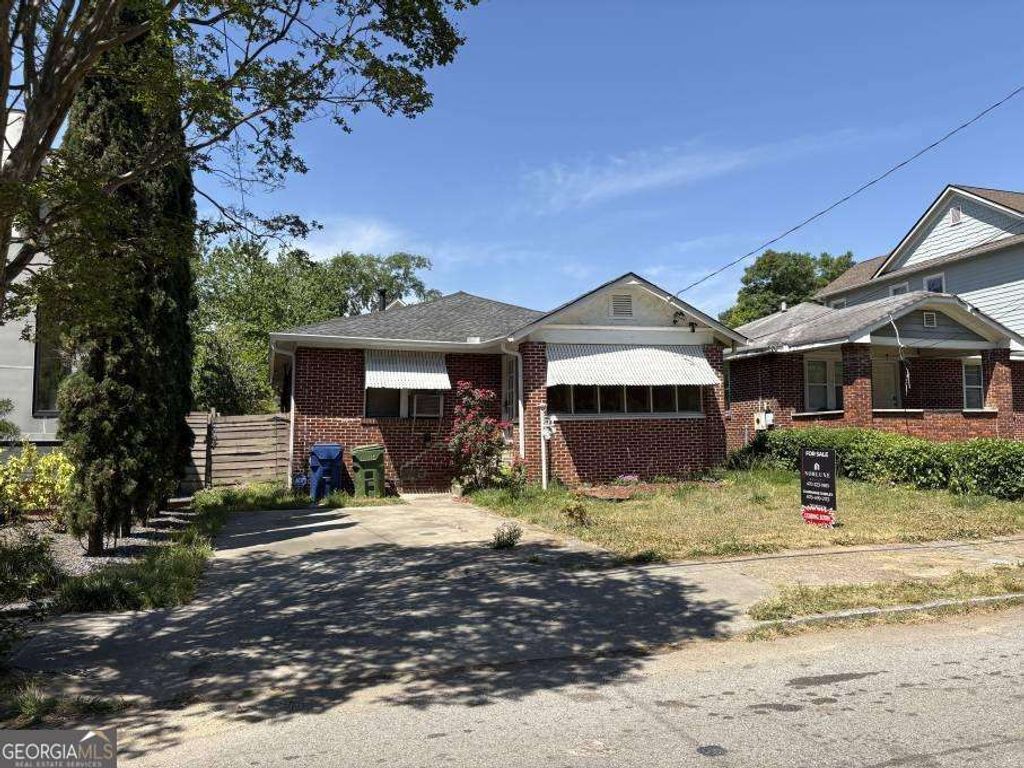Photo of 11 Walthall Street SE, Atlanta, GA 30317 (MLS # 10741096)