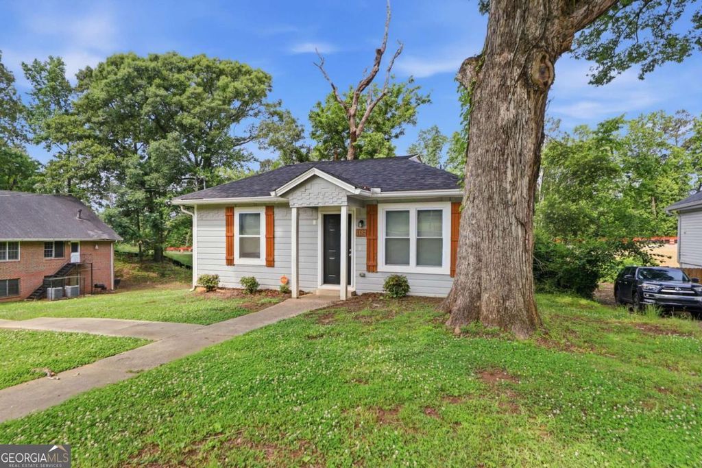 Photo of 1152 Wedgewood Drive NW, Atlanta, GA 30318 (MLS # 10776148)