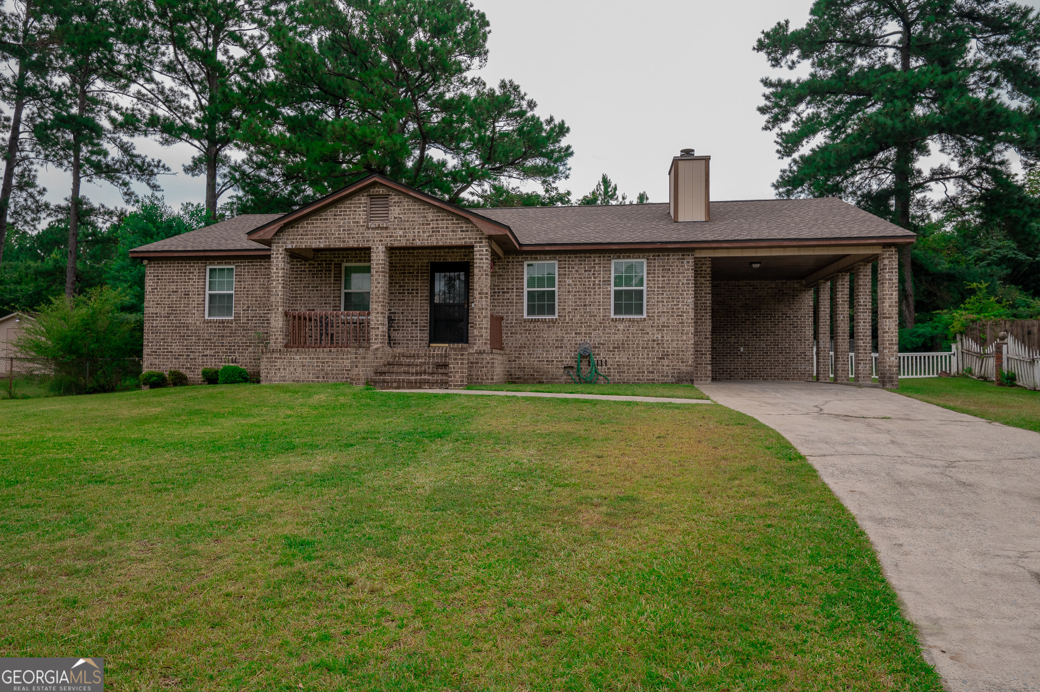 Welcome to 2940 Springmeadow Dr. This beautifully updated 3-bedroom, 2-bath ranch home sits in a quiet cul-de-sac within an established neighborhood. This gem features several recent upgrades, including a new roof, durable LVP flooring, and a sloped-roofed awning over the rear porch! Imagine being able to enjoy outdoor relaxation rain or shine . Inside , you will find a spacious open floor plan with a cozy living area and a functional kitchen with plenty of cabinet space . The primary suite offers a private bath and walk-in closet. Whether you are a first-time buyer , downsizing, or adding to your investment portfolio, this home is a smart and stylish choice . Conveniently located near l-475 for easy commuting. Schedule your showing today !