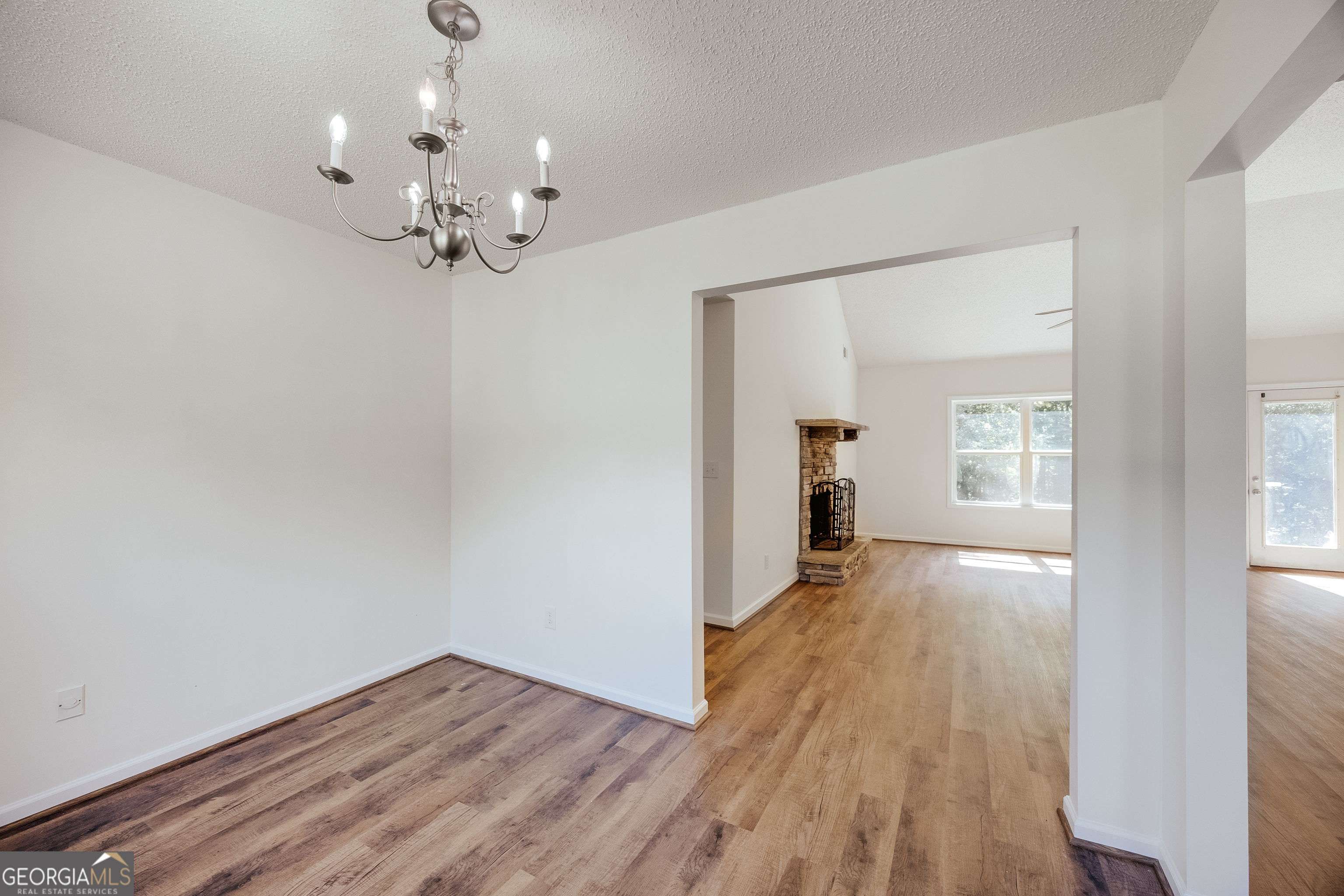 506 Ashley LN
