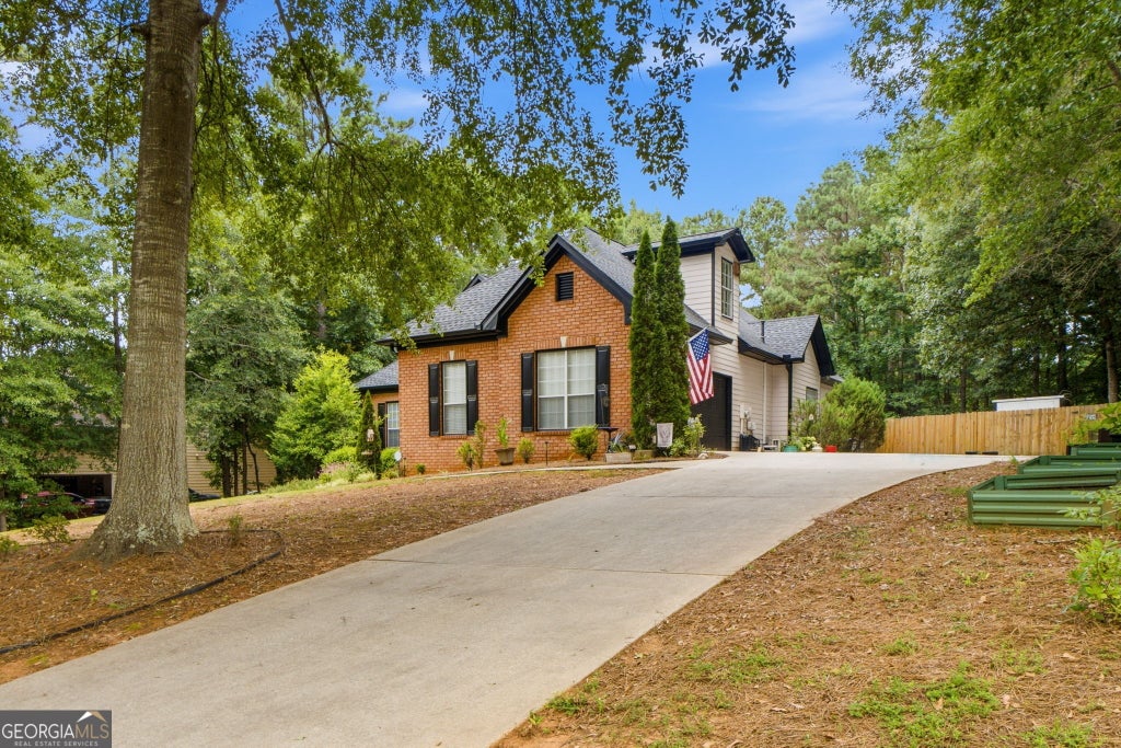 Photo of 1632 Woodridge Bend, McDonough, GA 30252 (MLS # 10810913)