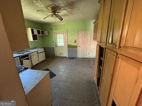 Griffin, Georgia 30223, United States, 4 Bedrooms Bedrooms, ,3 BathroomsBathrooms,Residential,Pending,114911