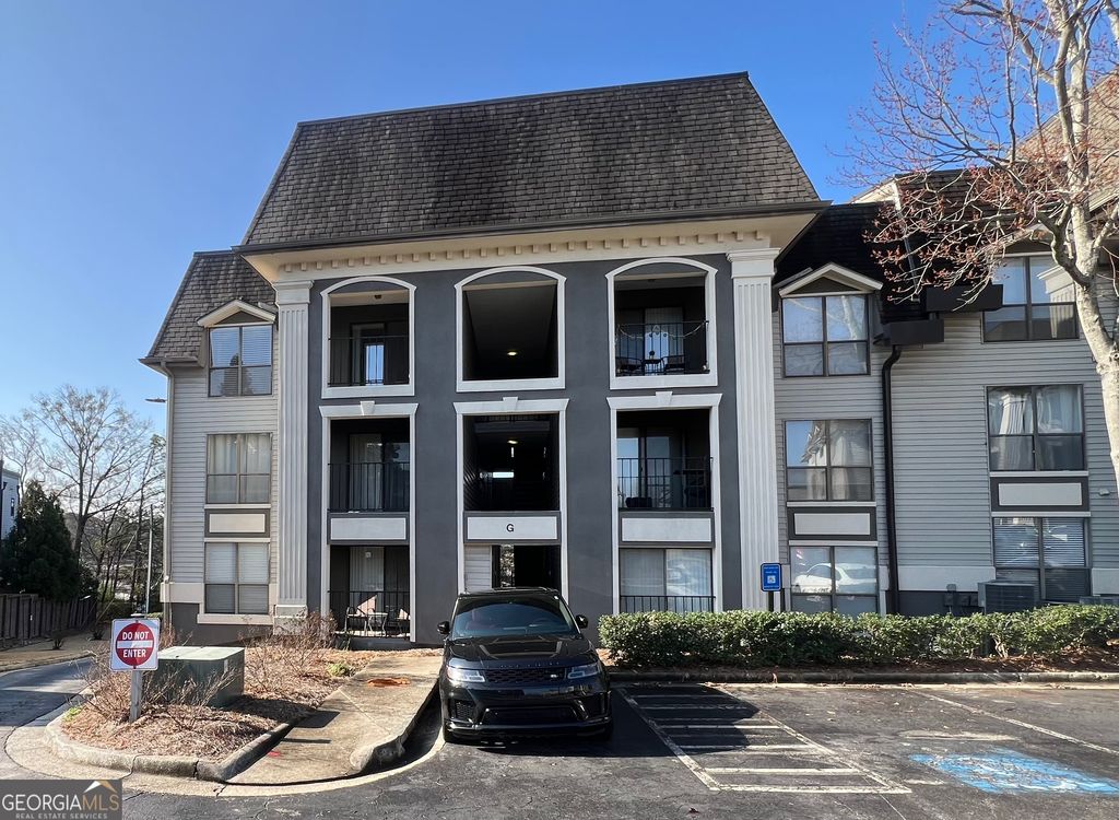 Photo of 2657 Lenox Road NE #BLDG G, APT 90, Atlanta, GA 30324 (MLS # 10696300)