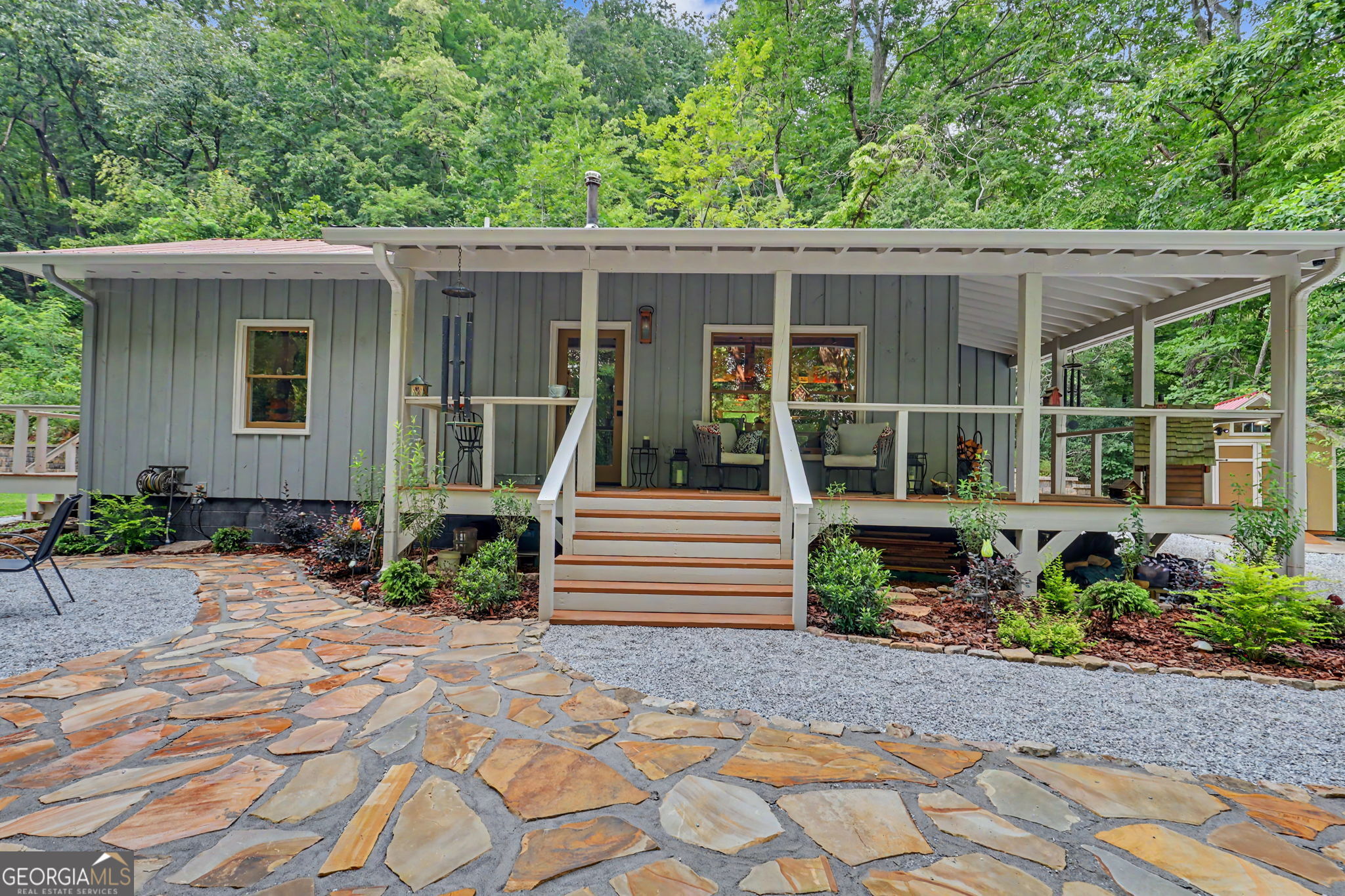 464 Myrtle LN