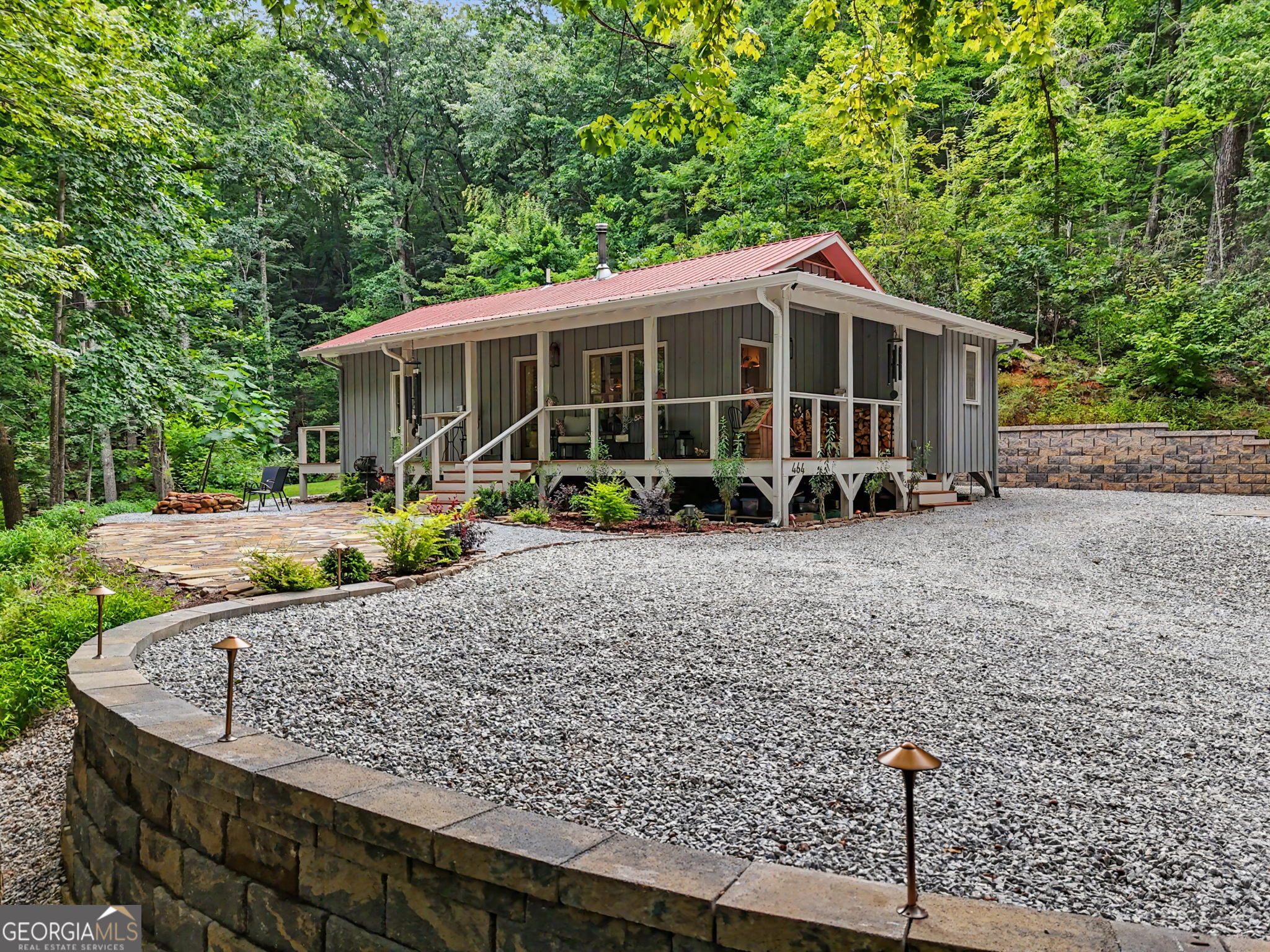 464 Myrtle LN