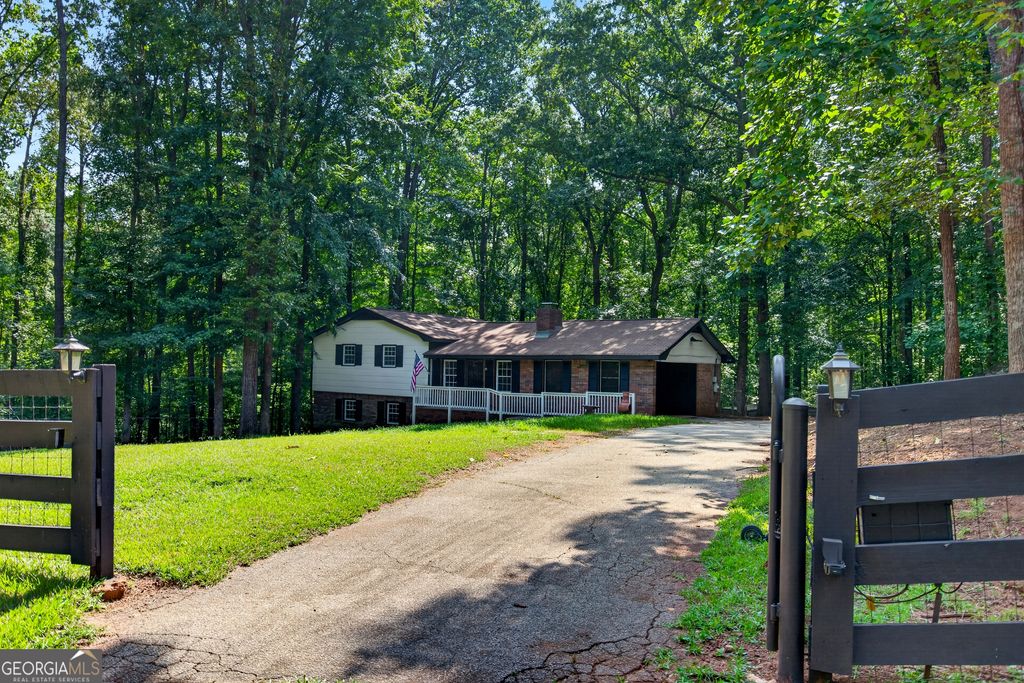 Photo of 779 Newton Road, Lagrange, GA 30240 (MLS # 10798292)