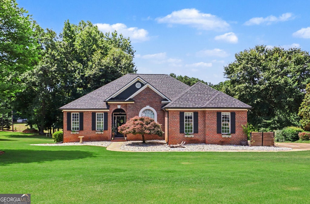 Photo of 80 Bay Drive, Newnan, GA 30263 (MLS # 10793314)
