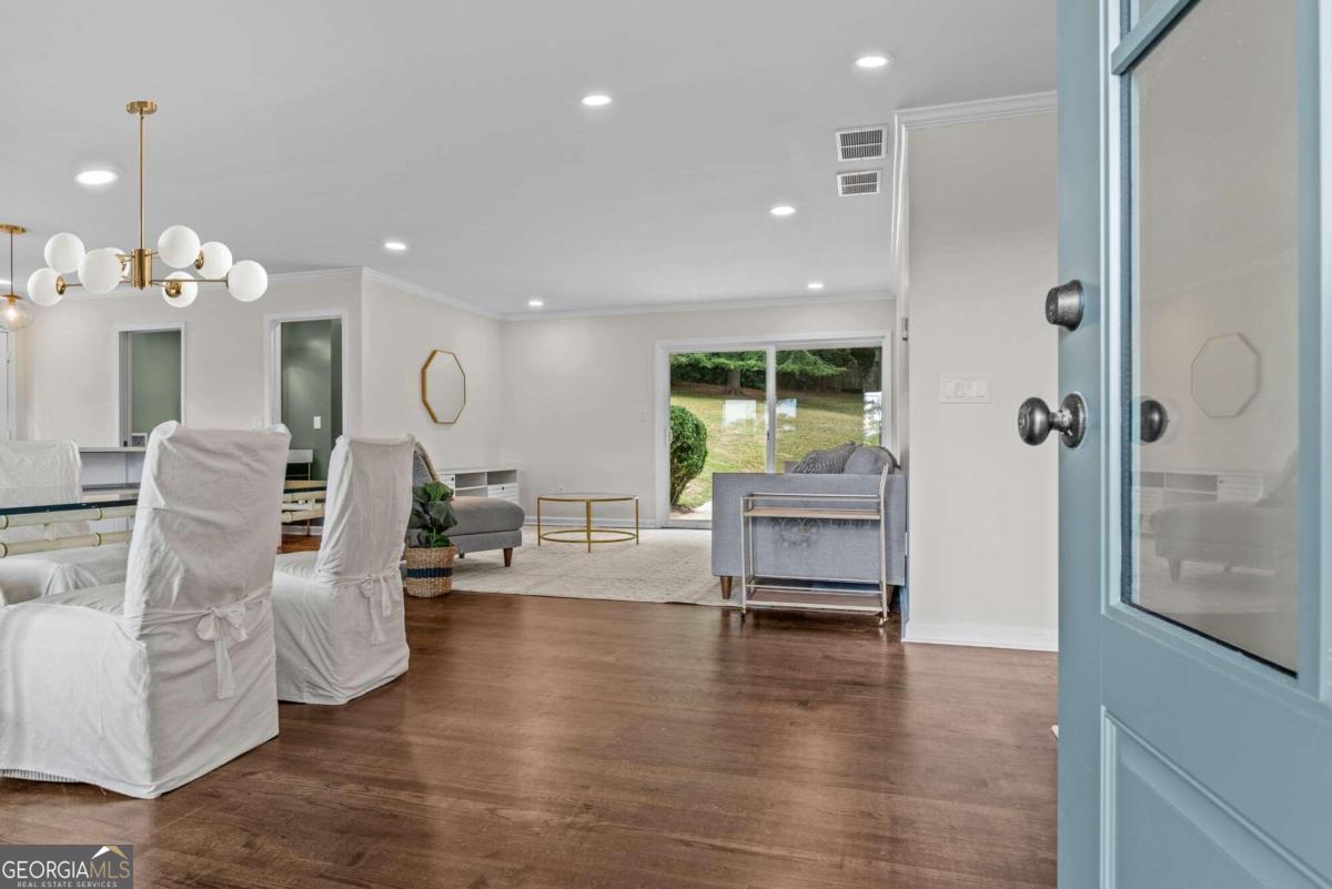 210 Valleybrook DR