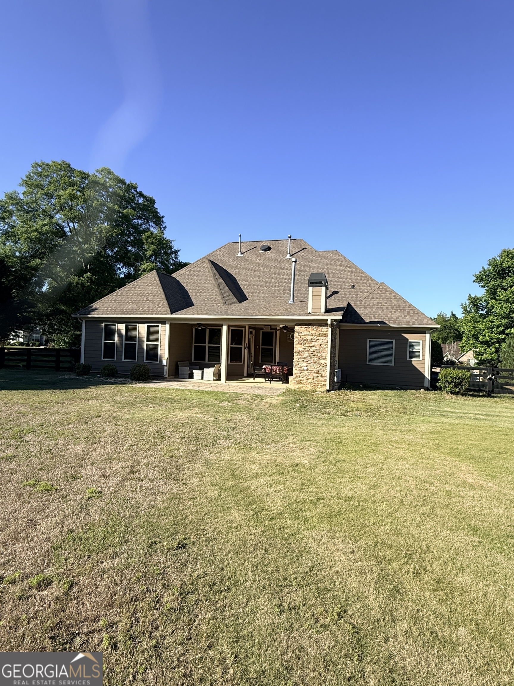 127 Sandisfield DR