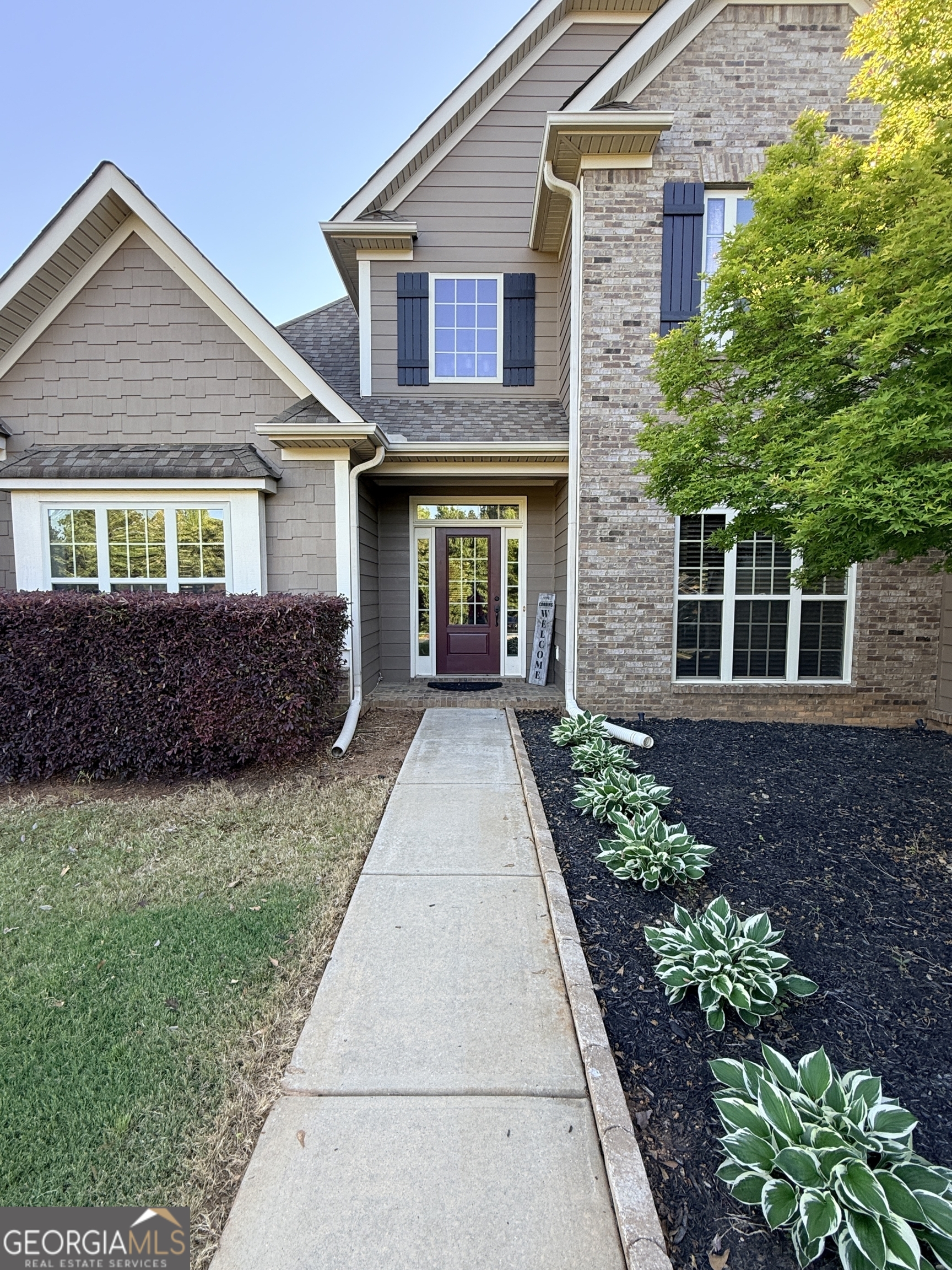 127 Sandisfield DR