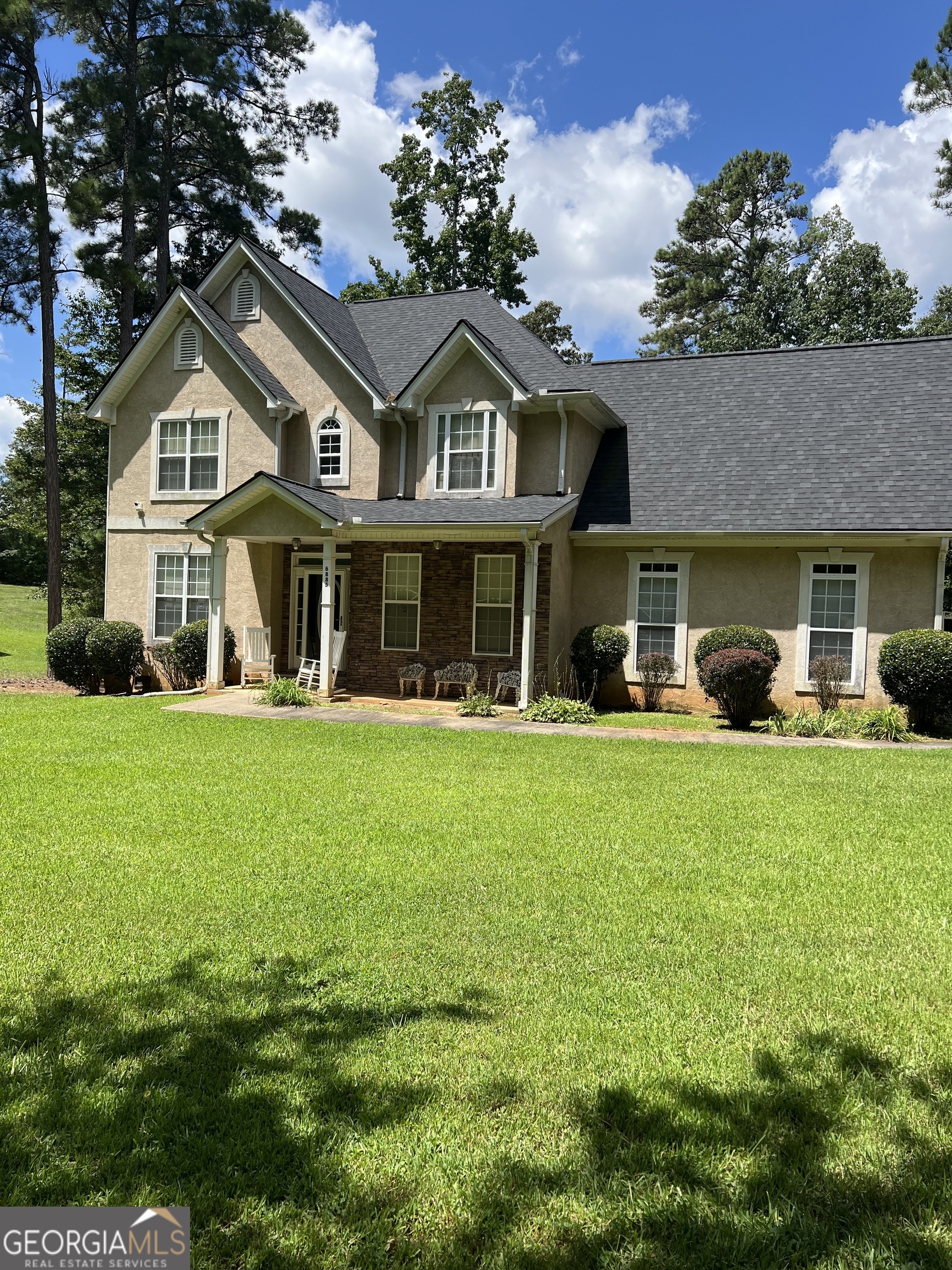 Fabulous 4 bedroom home with oversized bonus room over 1 acre with NO HOA hassles! Welcoming foyer, formal dining area, and formal living space or office, family room with fireplace, kitchen with breakfast area and pantry! Large owners suite, private backyard with deck. The home sit on 1.1 acres and what an AMAZING Location! 3 miles from I-85, and approximately 15mns to the airport! Inspections are welcome but the home is being sold "as-is". No BLIND offers will be reviewed so please make your appointment TODAY!