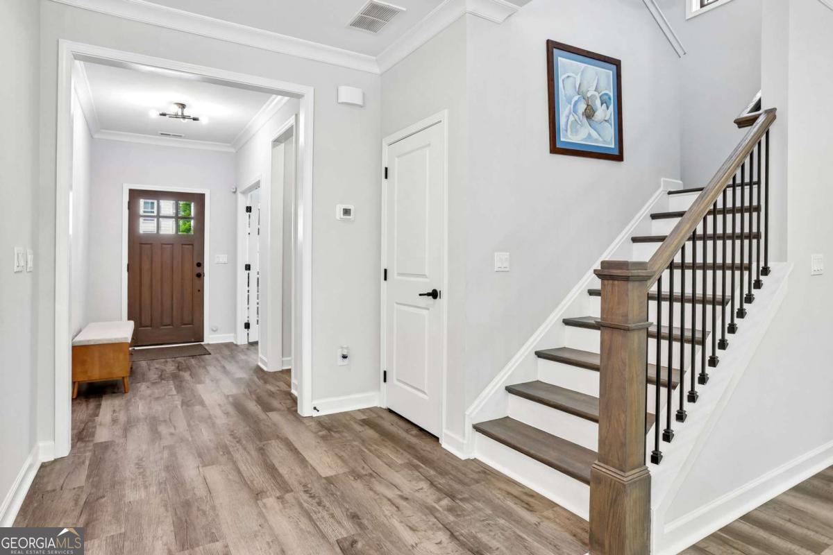 3722 Silvery WAY