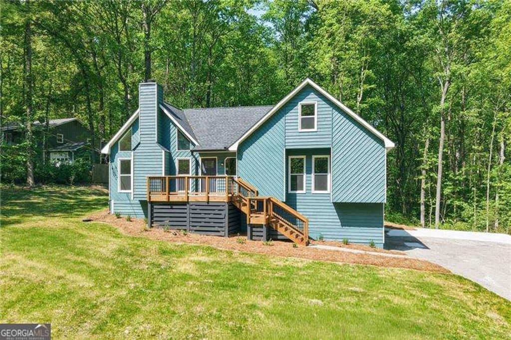 Photo of 3375 Spinnaker Way, Acworth, GA 30102 (MLS # 10767607)