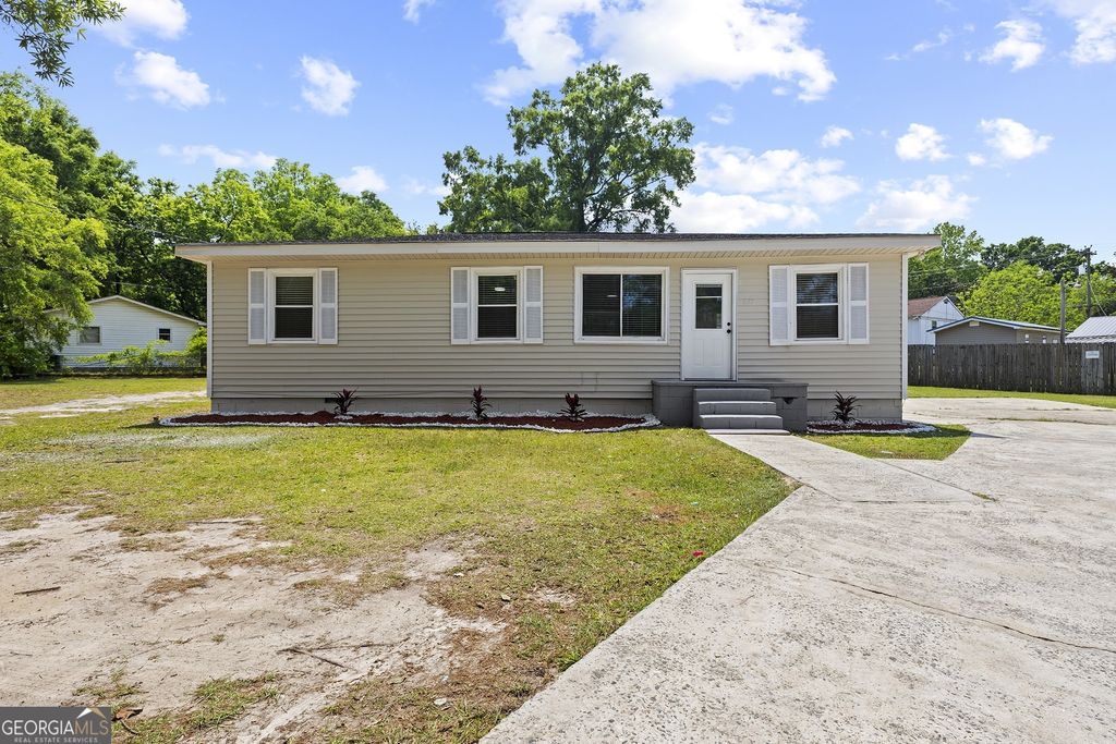 Photo of 237 Suzanne Drive, Warner Robins, GA 31093 (MLS # 10741078)