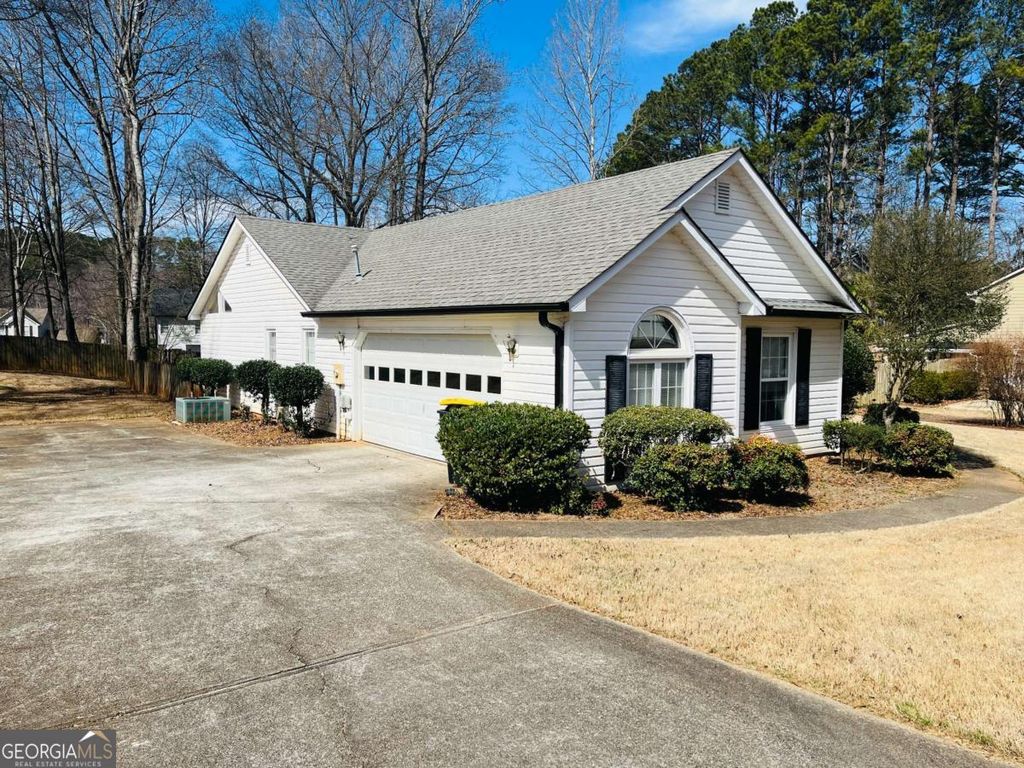Photo of 155 Woodstream Drive, Newnan, GA 30265 (MLS # 10706126)