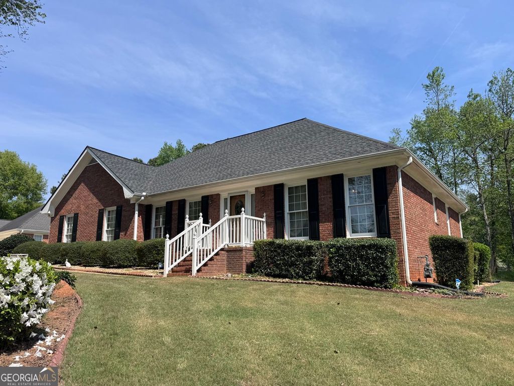 Photo of 1329 Saxony Drive SE, Conyers, GA 30013 (MLS # 10727964)