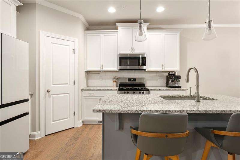 1603 Glen Ivy