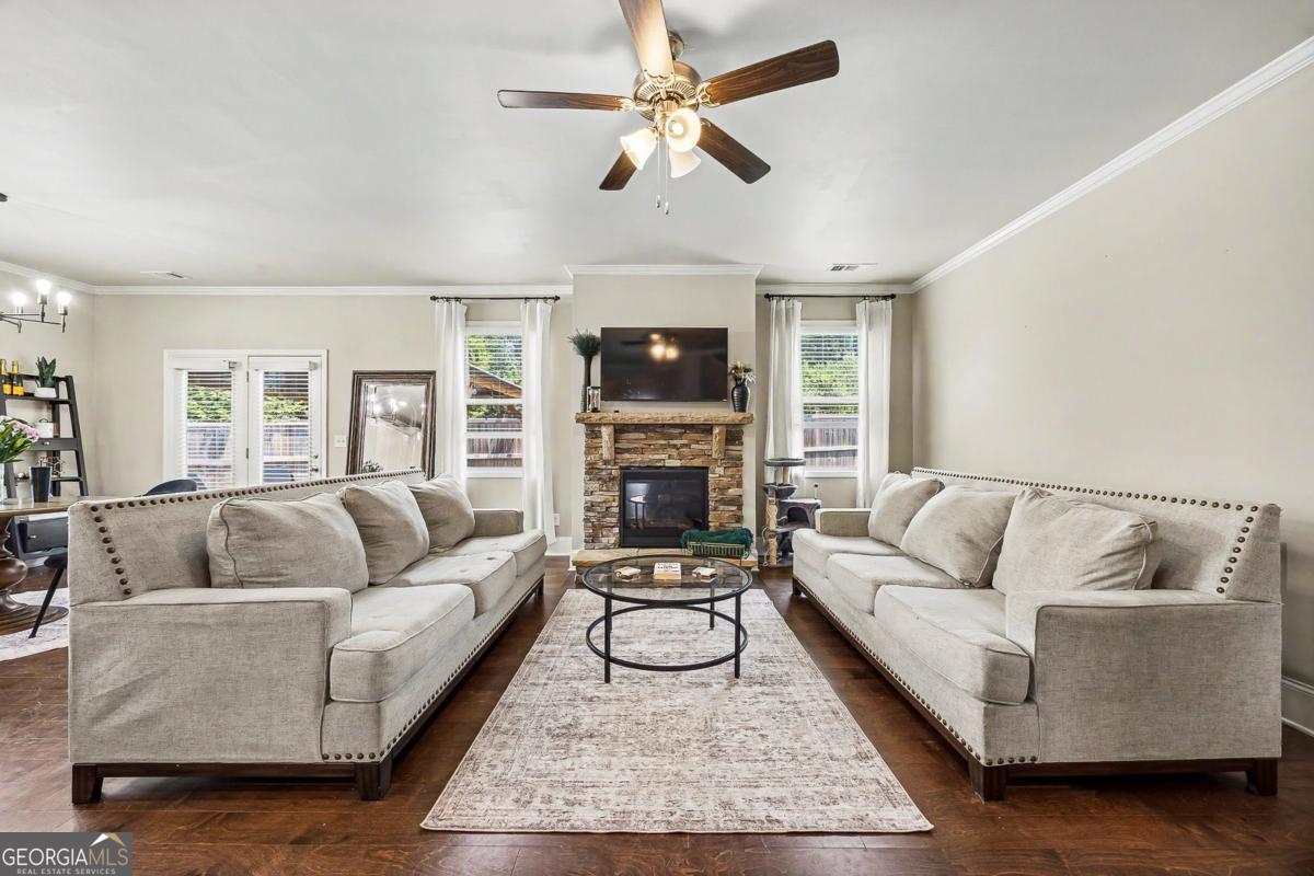 15 Eastcreek CT