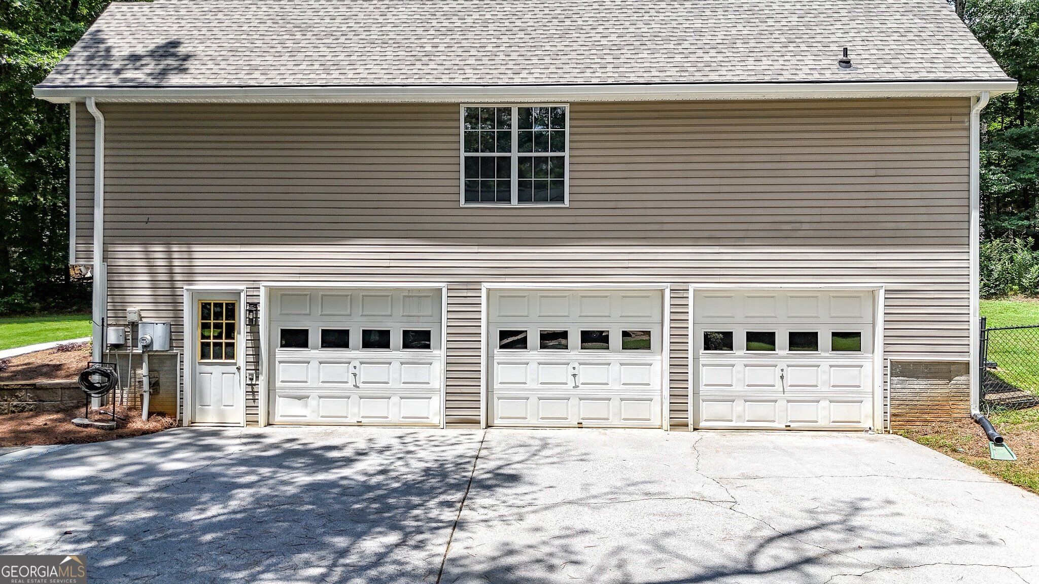24 Walnut LN NE