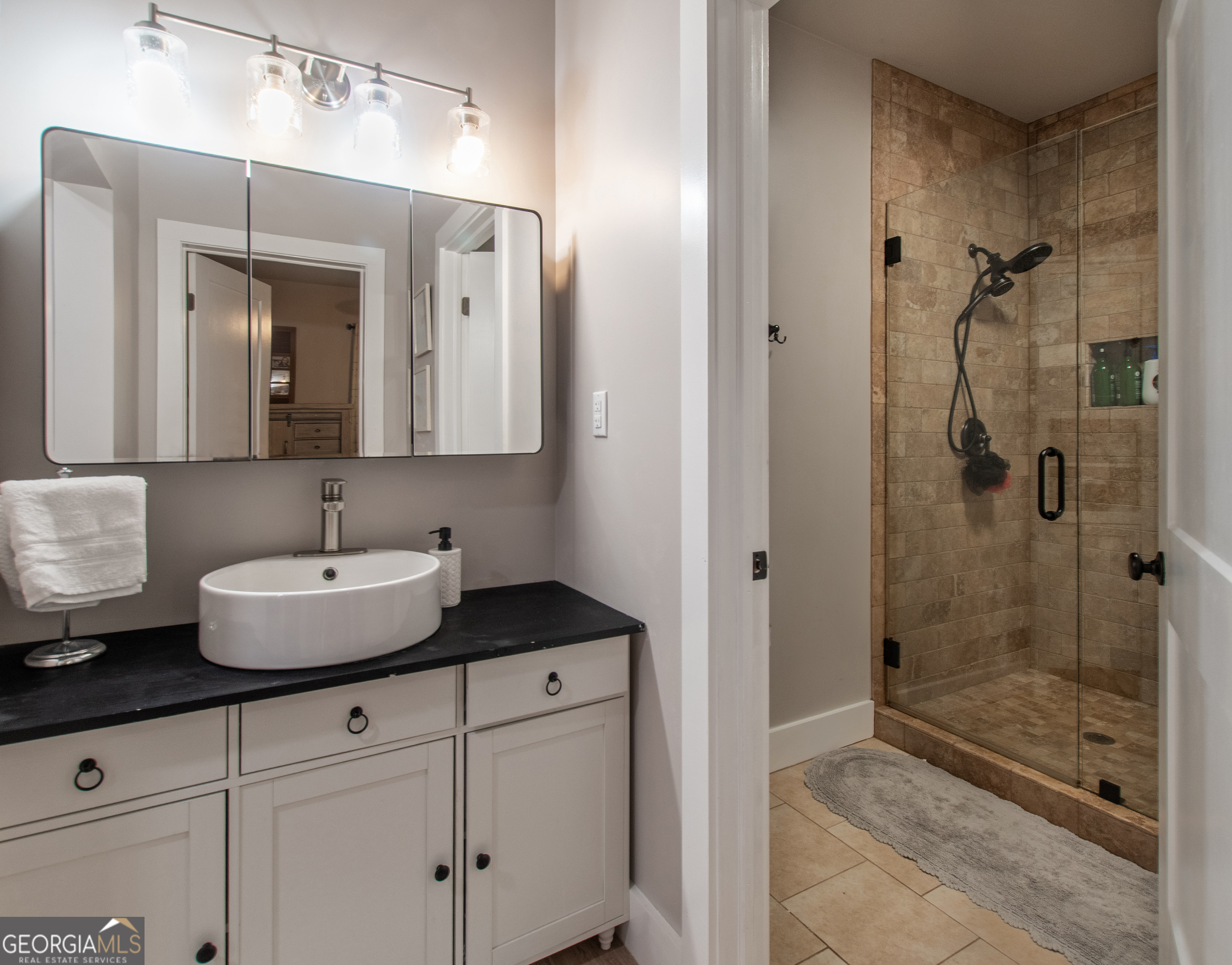 Newnan, Georgia 30265, United States, 6 Bedrooms Bedrooms, ,5 BathroomsBathrooms,Residential,Active,151513