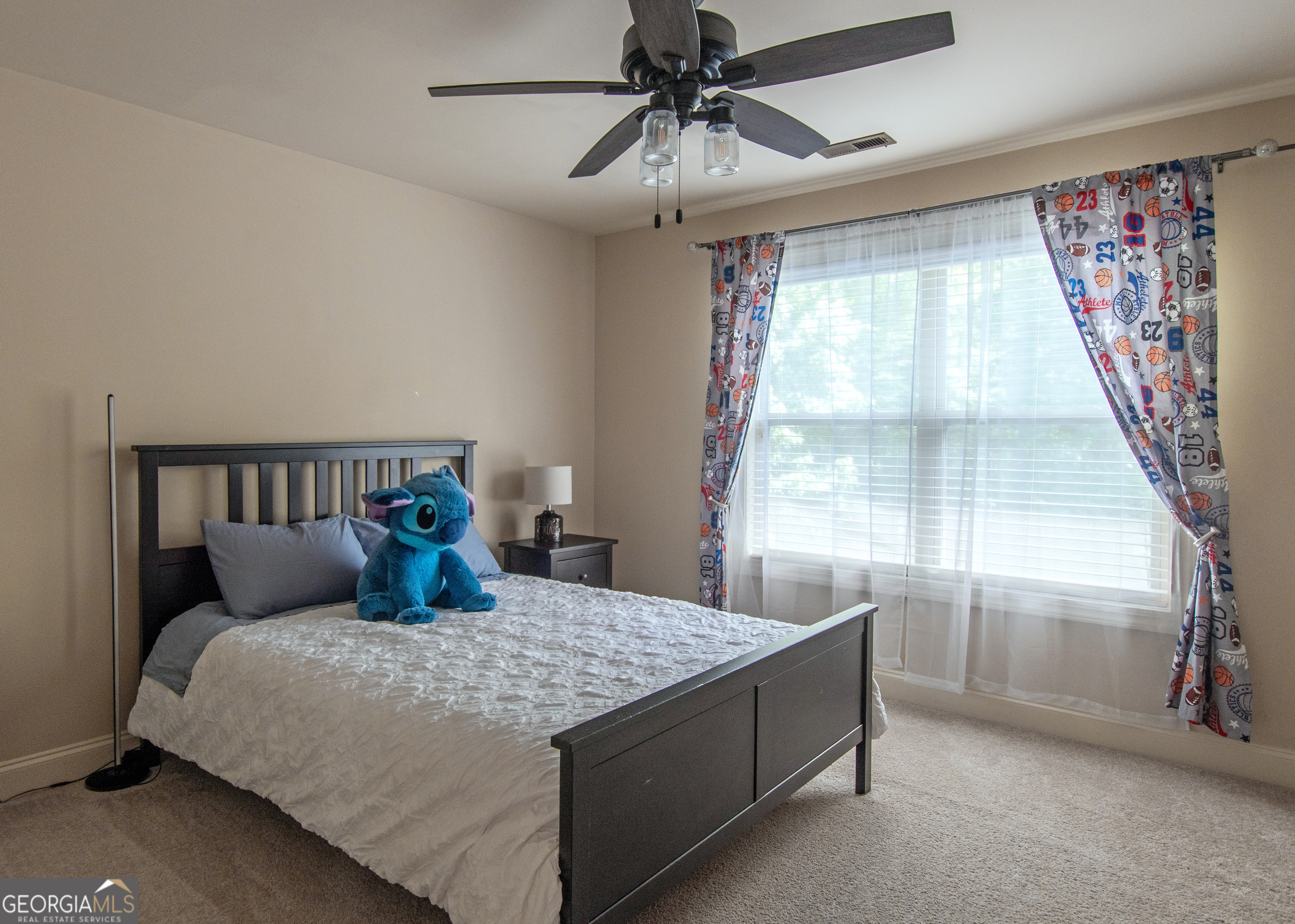 Newnan, Georgia 30265, United States, 6 Bedrooms Bedrooms, ,5 BathroomsBathrooms,Residential,Active,151513