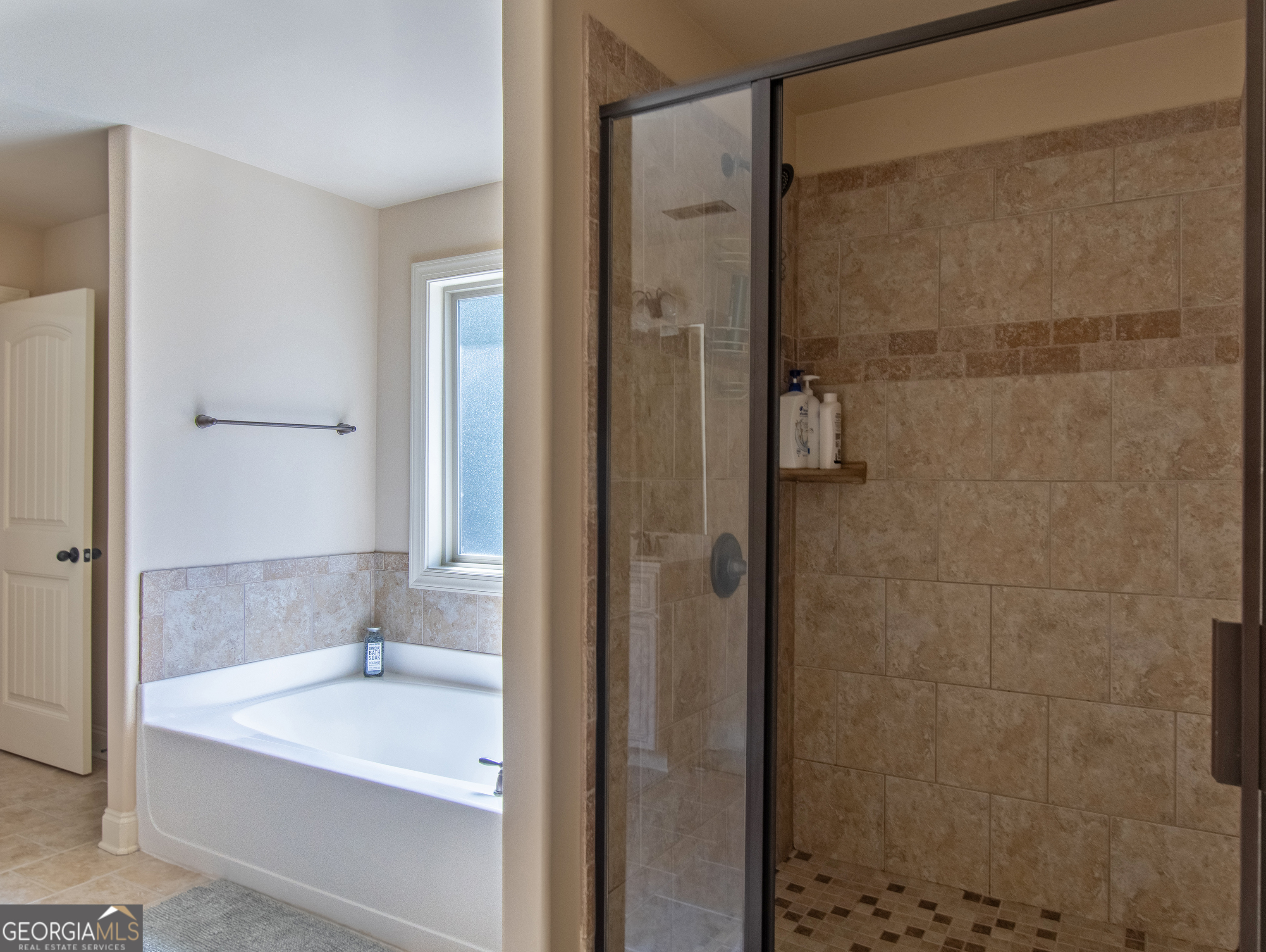 Newnan, Georgia 30265, United States, 6 Bedrooms Bedrooms, ,5 BathroomsBathrooms,Residential,Active,151513