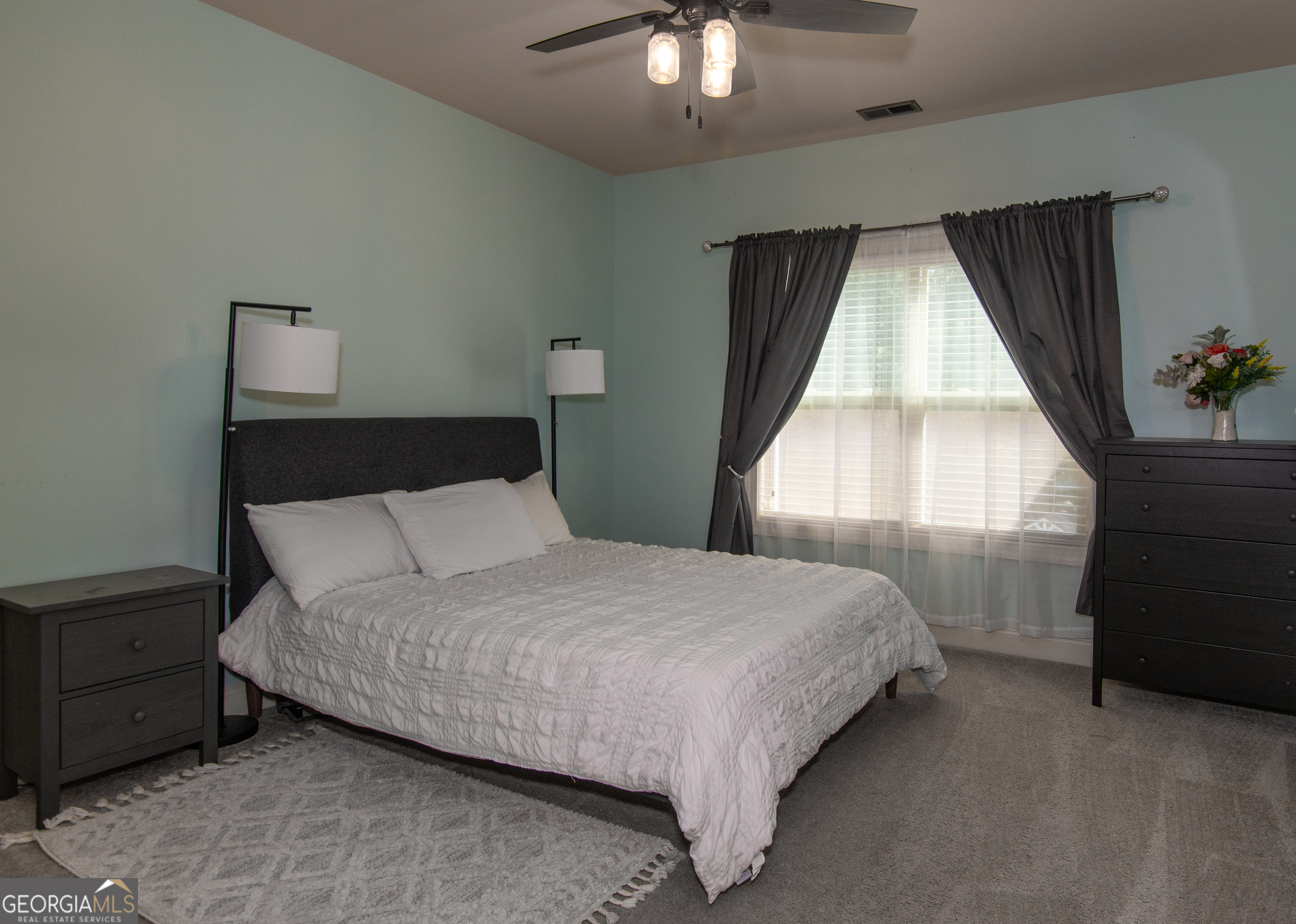 Newnan, Georgia 30265, United States, 6 Bedrooms Bedrooms, ,5 BathroomsBathrooms,Residential,Active,151513