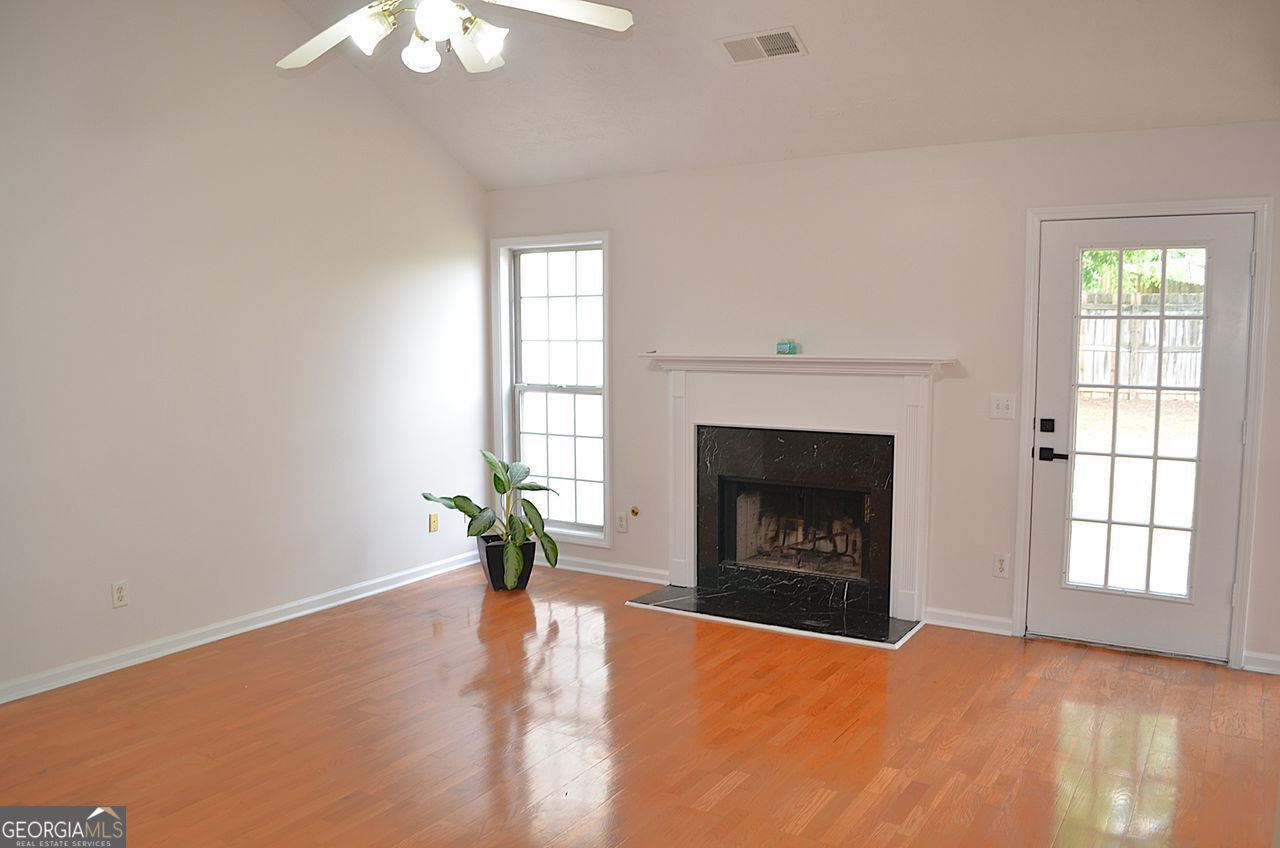 282 Ellesmere CT