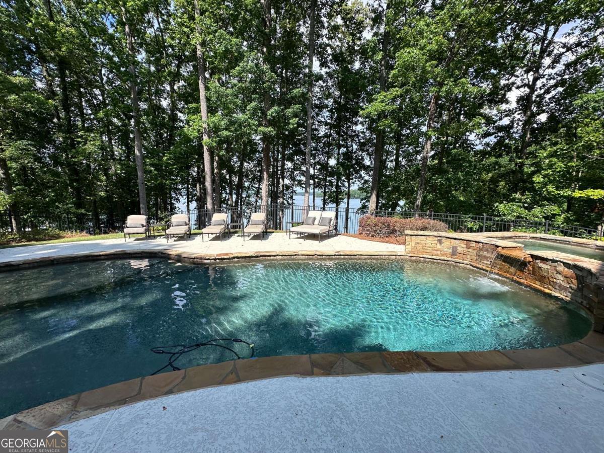 6678 Gaines Ferry RD