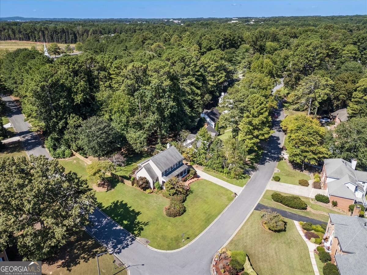 147 Lakeside DR NW