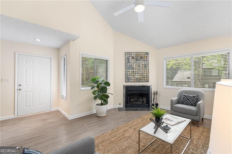 701 Cedar Chase CIR NE