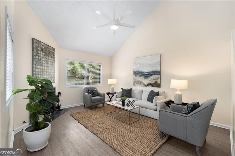 701 Cedar Chase CIR NE