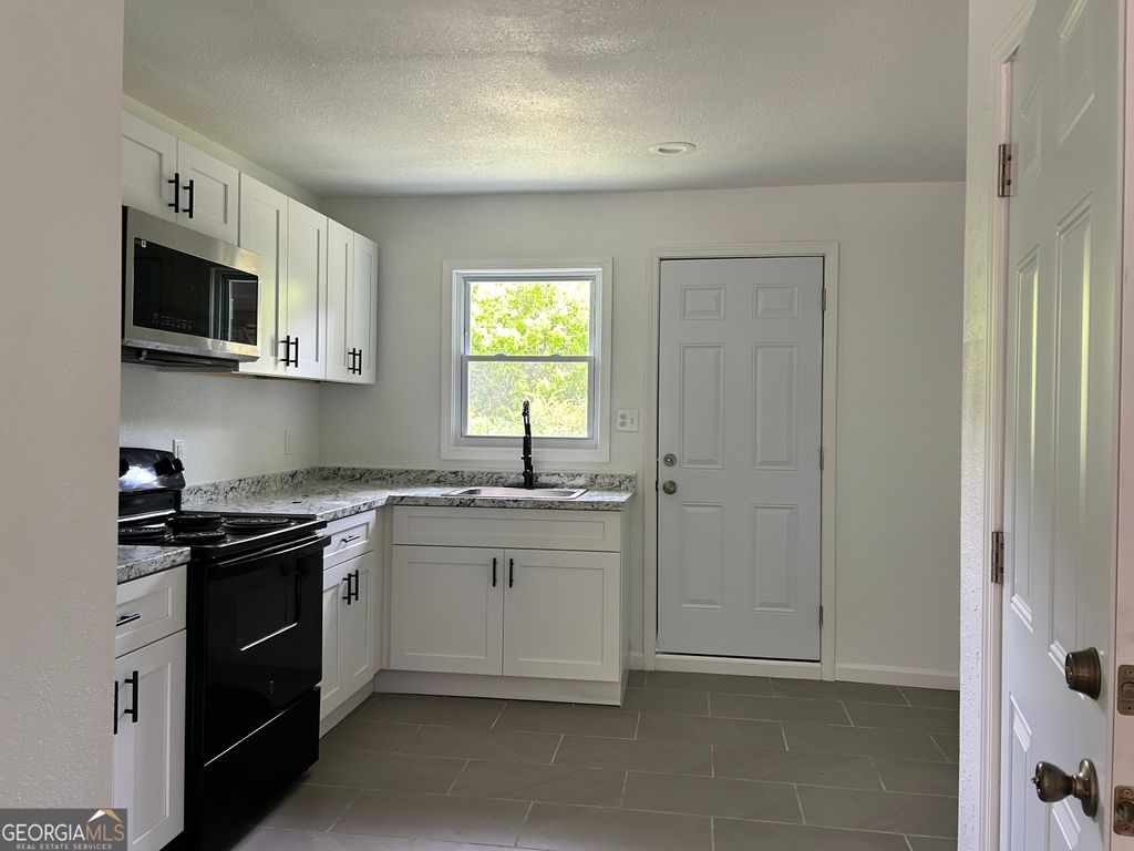 Photo of 610 N College Drive #8, Cedartown, GA 30125 (MLS # 10738770)