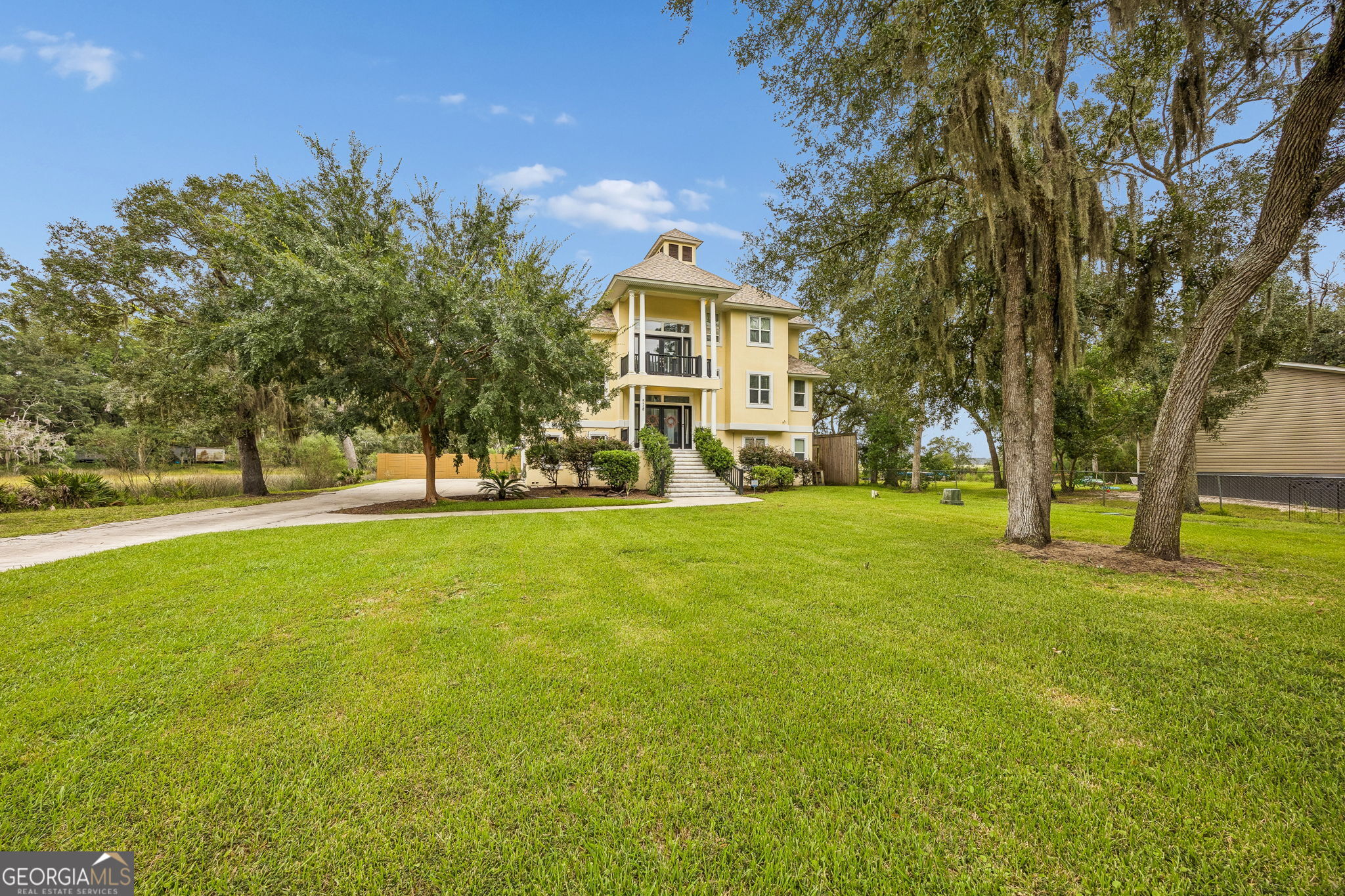 528 Pelican CIR
