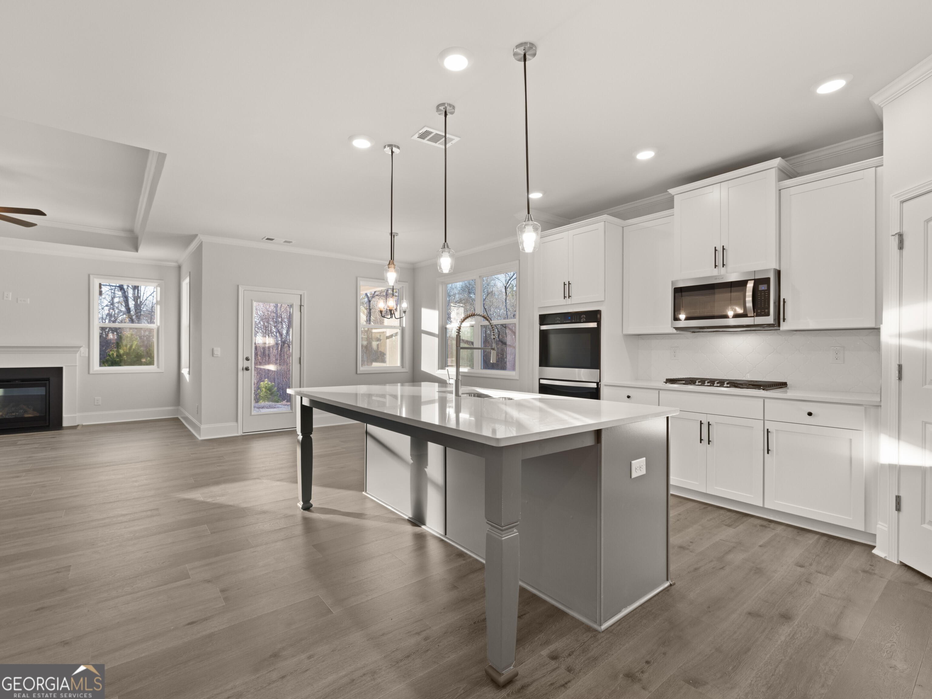 7179 Linden DR