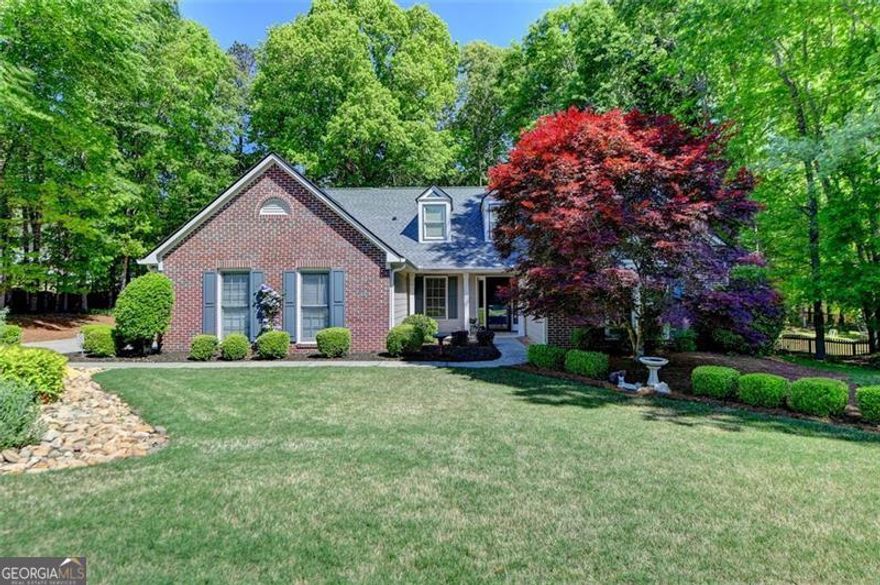 Hard to find ranch in prestigious Lambert High District. Convenient to shopping and schools. Private primary suite with a split bedroom plan. Dramatic vaulted great room open to kitchen. No steps and level yard with private backyard. Don't wait to see this one!