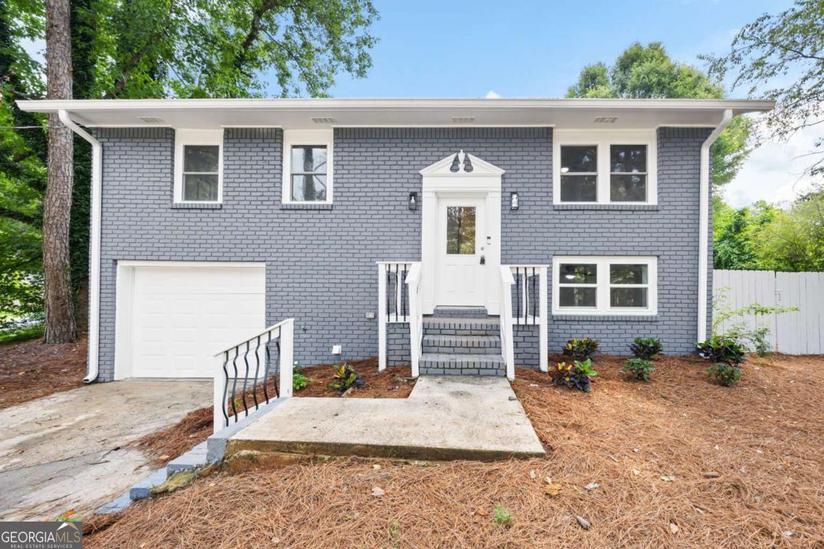 2099 Redbud CT SW