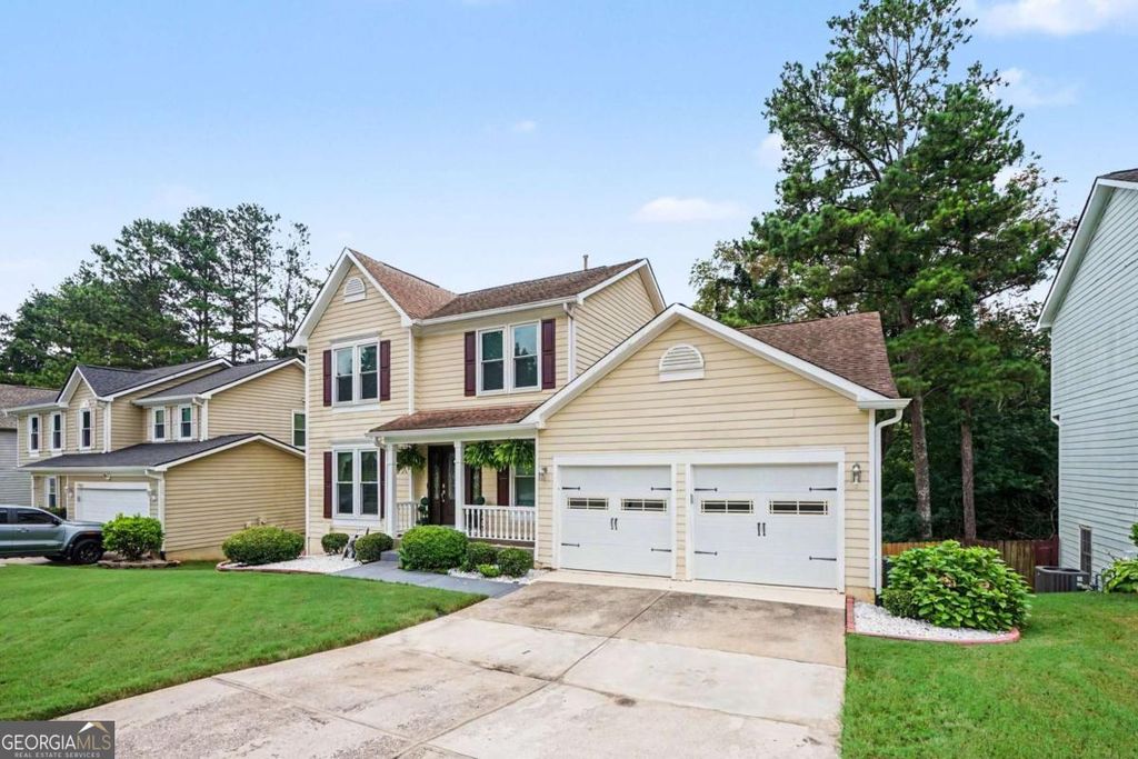 Photo of 1975 Wynhurst Crossing, Stone Mountain, GA 30088 (MLS # 10805681)