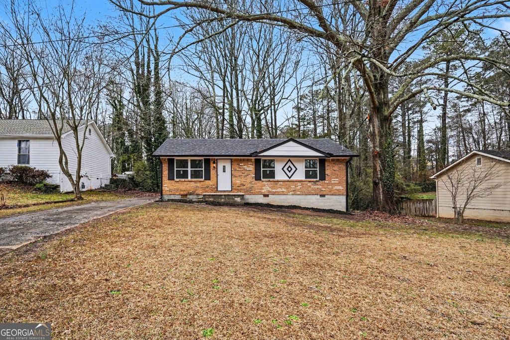 Photo of 8355 Dunellen Lane, Jonesboro, GA 30238 (MLS # 10701280)