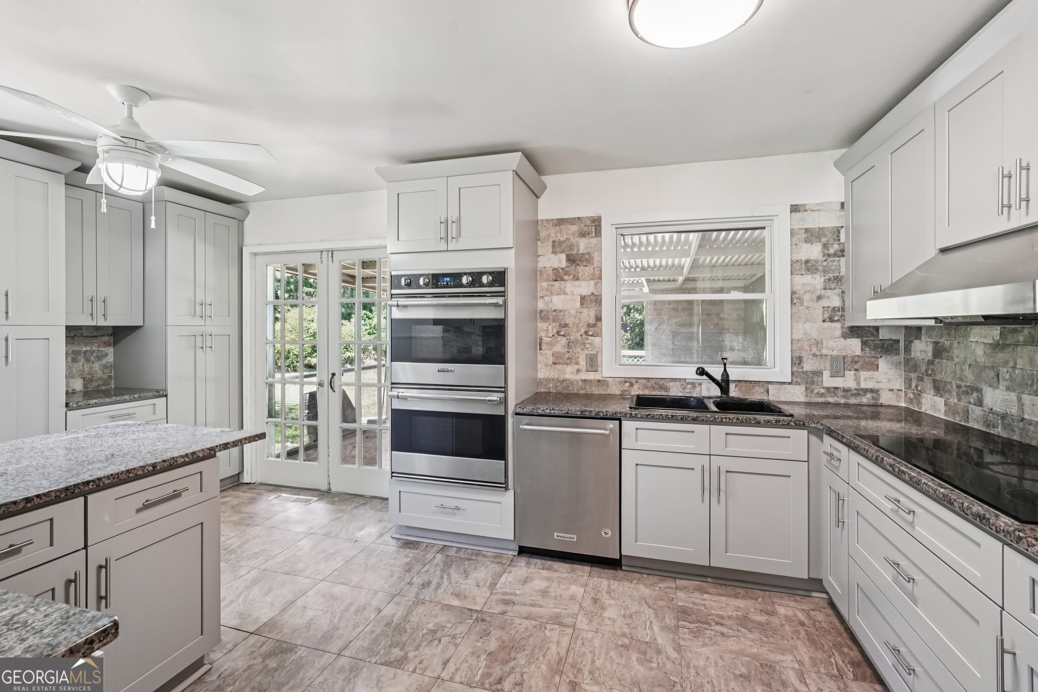 1378 Breezy CIR