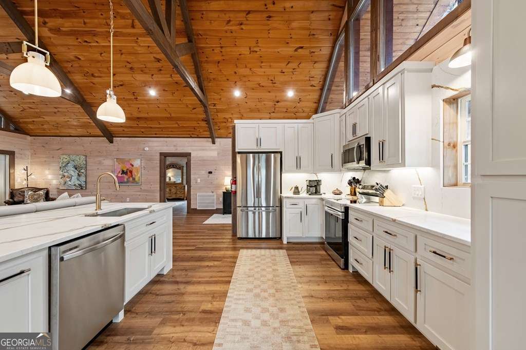 346 Logan DR