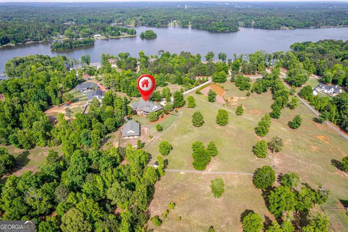 1090 White Oak WAY