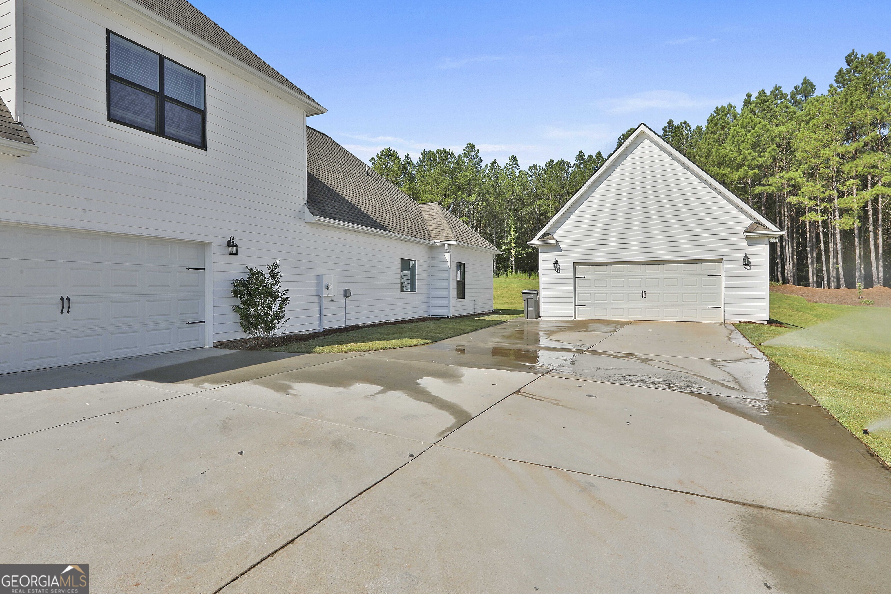 438 Fox Hall XING W 15