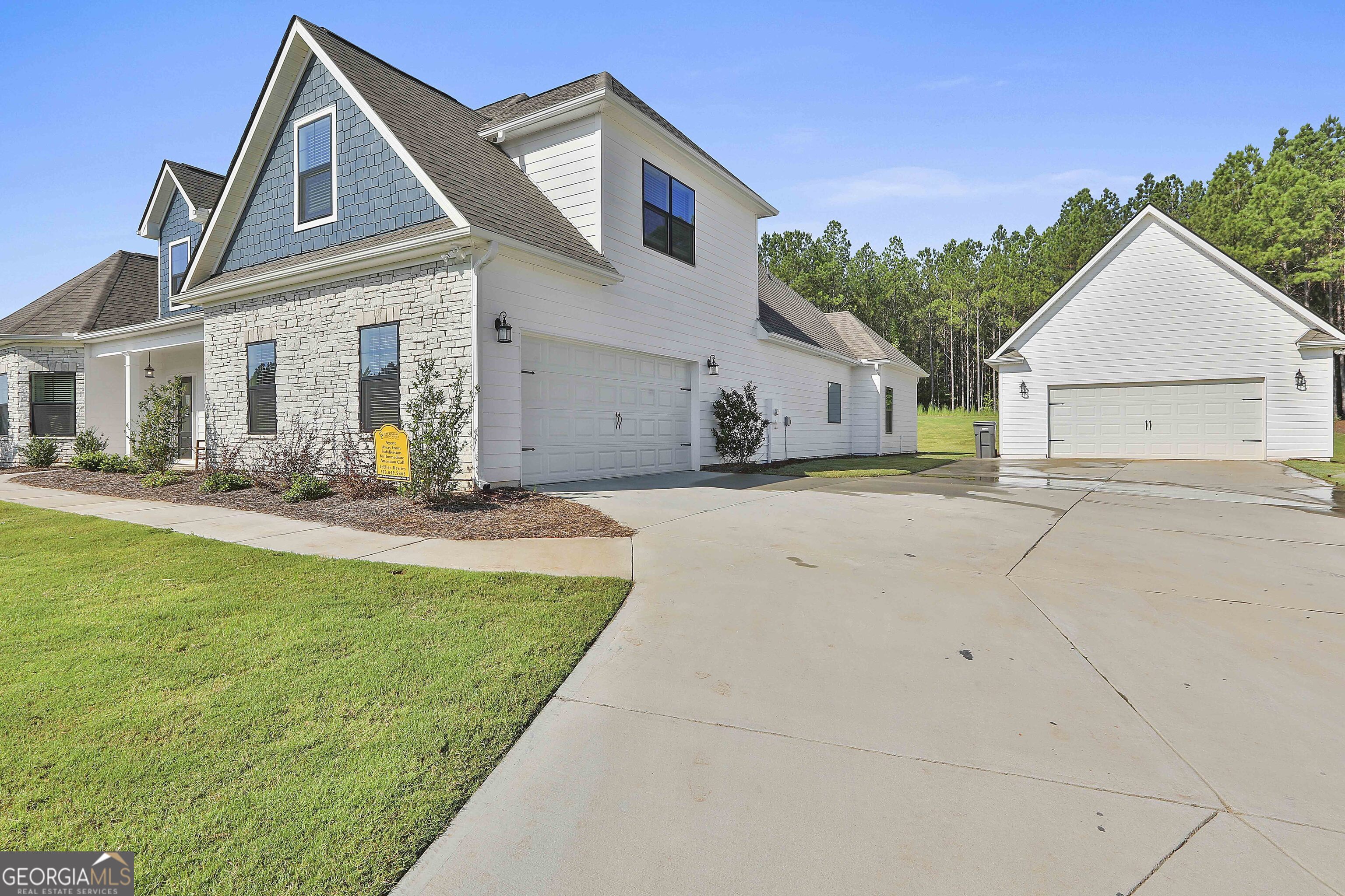 438 Fox Hall XING W 15