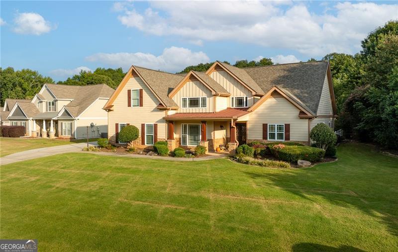 701 Larry LN