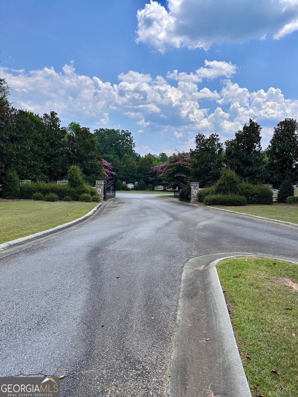 Photo of 16 South Point Drive, Tignall, GA 30668 (MLS # 10853789)