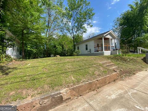 Photo of 802 Humphries Street SW, Atlanta, GA 30310 (MLS # 10631988)
